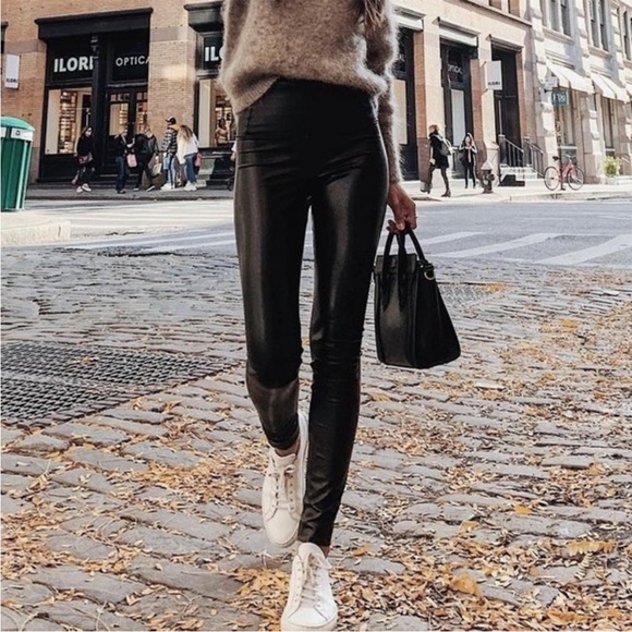 Aritzia Pants - Aritzia Wilfred Free Daria Pant High Waisted Vegan Leather Leggings XS